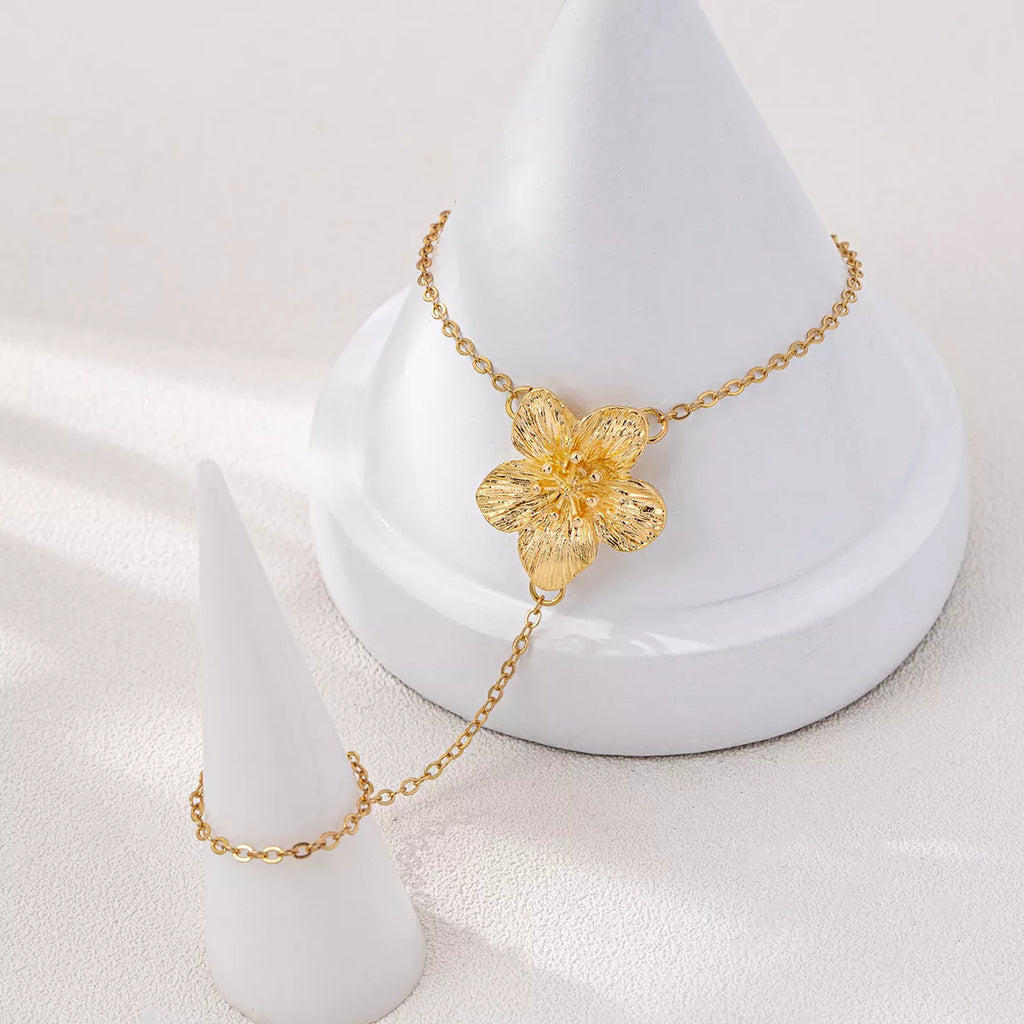Flower Charm Chain Bracelet – 18K Gold-Plated – full length view – Varex HQ