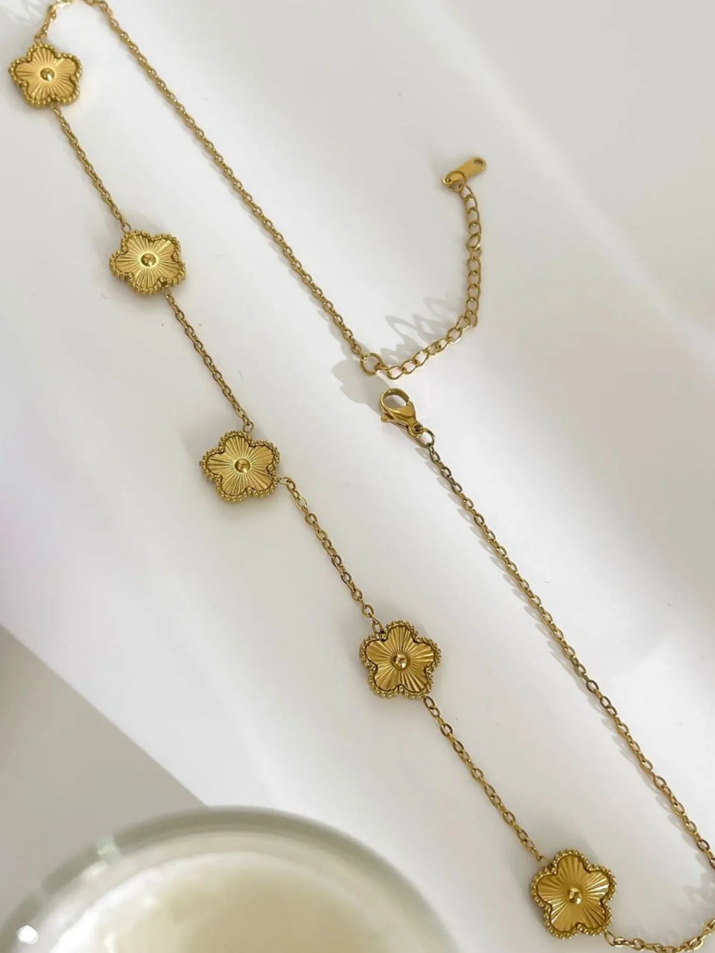 Flower Charm Chain Necklace – 18K Gold-Plated – draped detail – Varex HQ