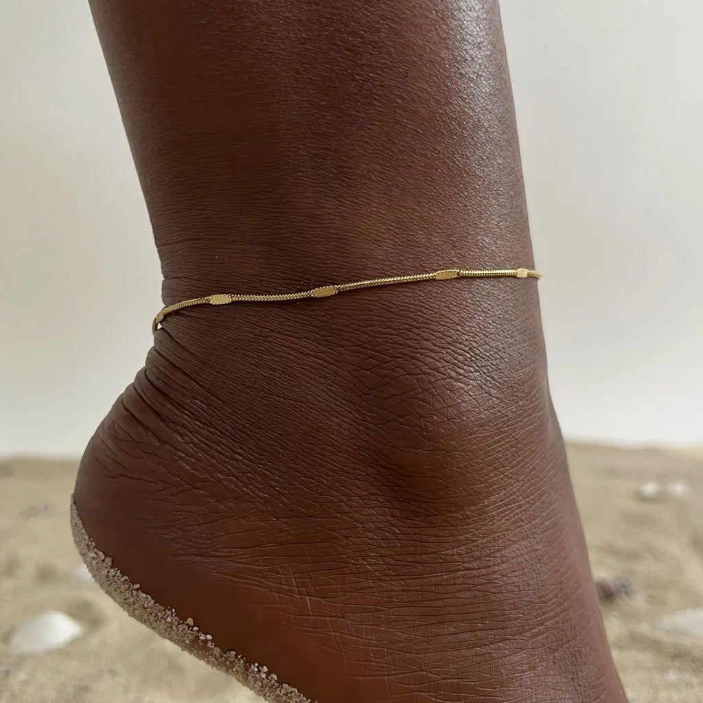 Beaded snake chain anklet, clasp closure detail, Varex HQ