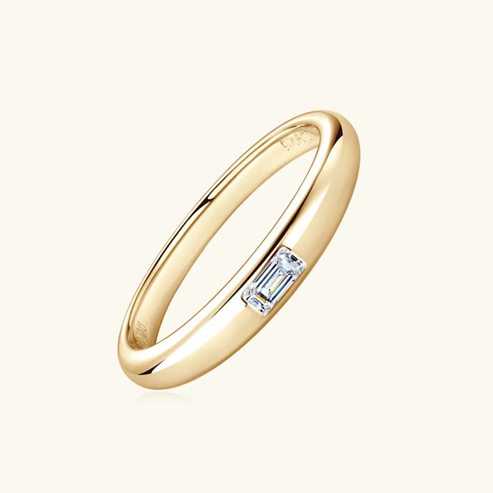 18K gold-plated 925 sterling silver band ring inlaid with a brilliant moissanite gem by Varex HQ.