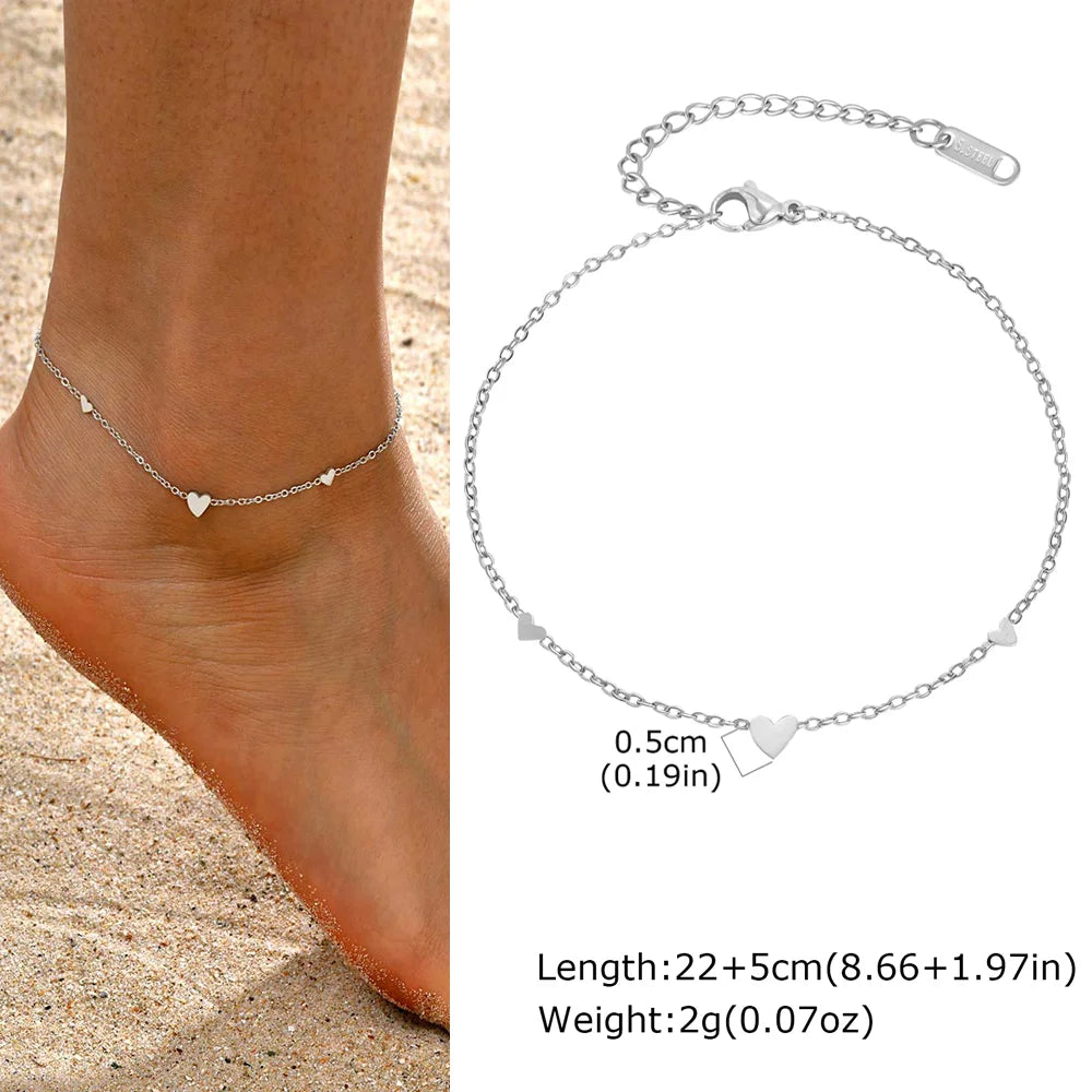 Gold-plated heart charm anklet, clasp closure detail, Varex HQ