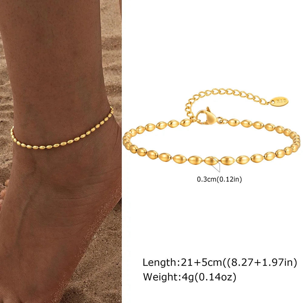 Gold-plated heart charm anklet, macro heart charm detail, Varex HQ