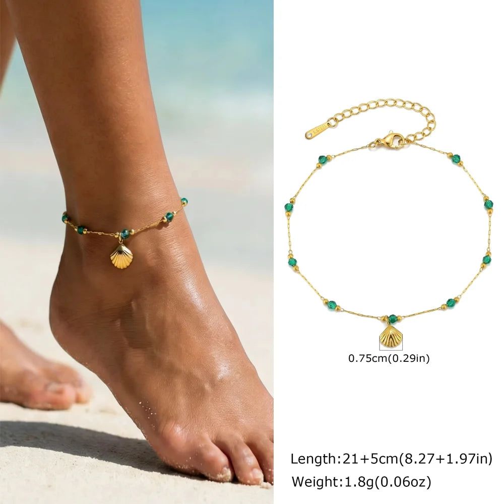 Gold-plated heart charm anklet worn outdoors, Varex HQ