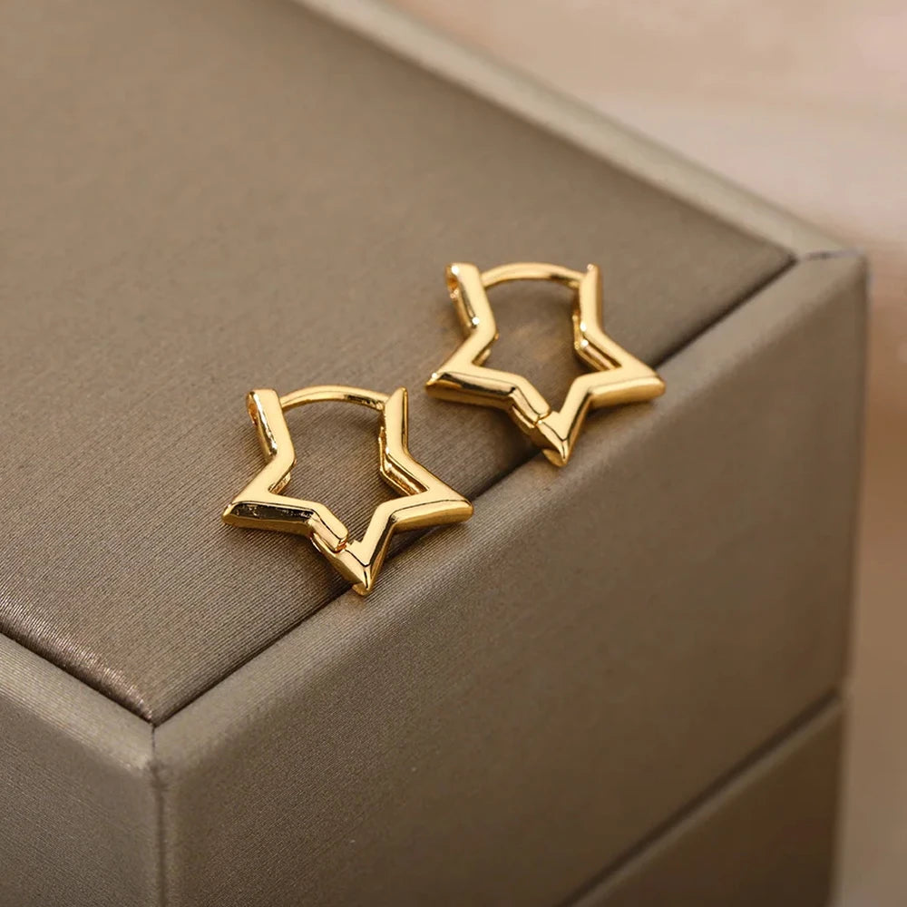 Heart hoop earrings in stainless steel with cubic zirconia, gold-tone star hoop style - Varex HQ