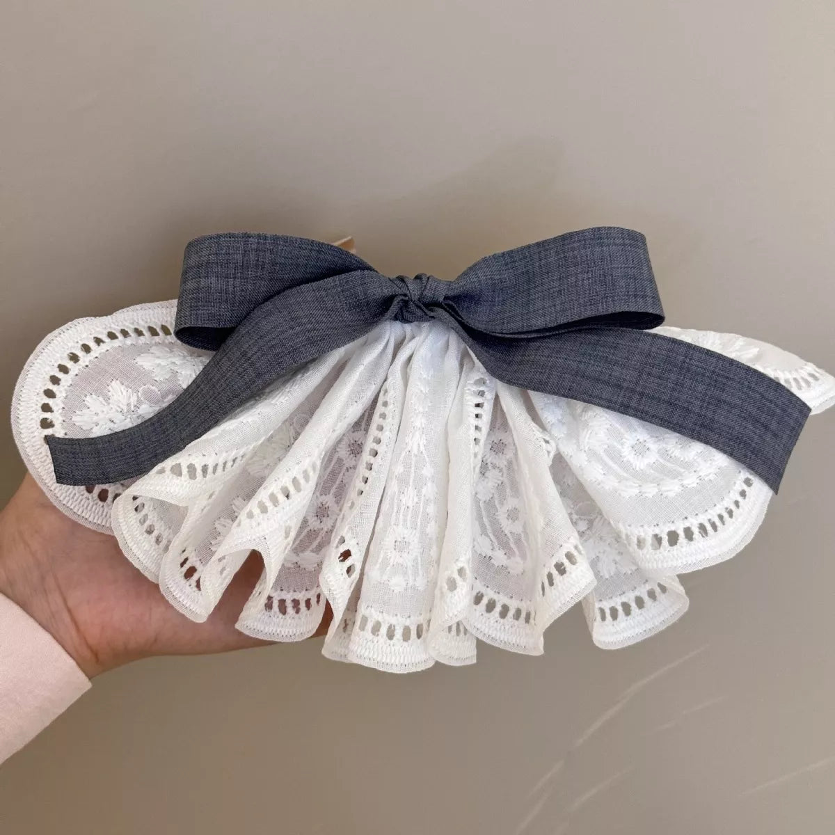Lace Ribbon Hair Clip – Polyester, additional product photo – Varex HQ