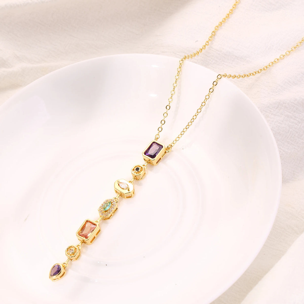 Long gold-plated pendant necklace with colored zircon drop - clasp and chain detail - Varex HQ