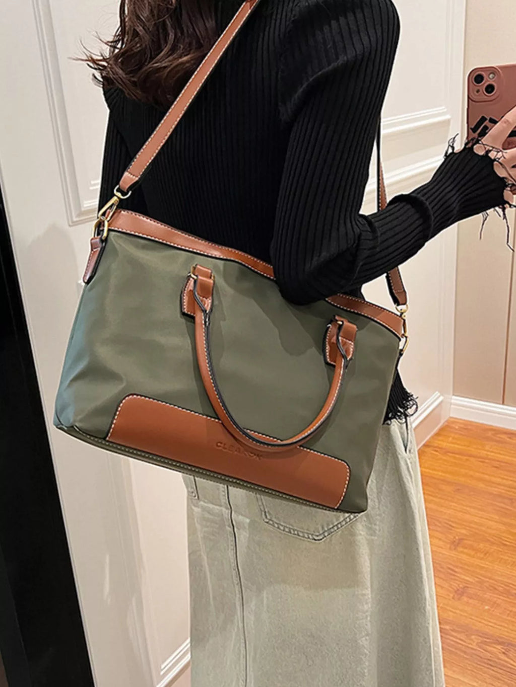 Olive green vegan leather tote bag - detachable adjustable crossbody strap detail