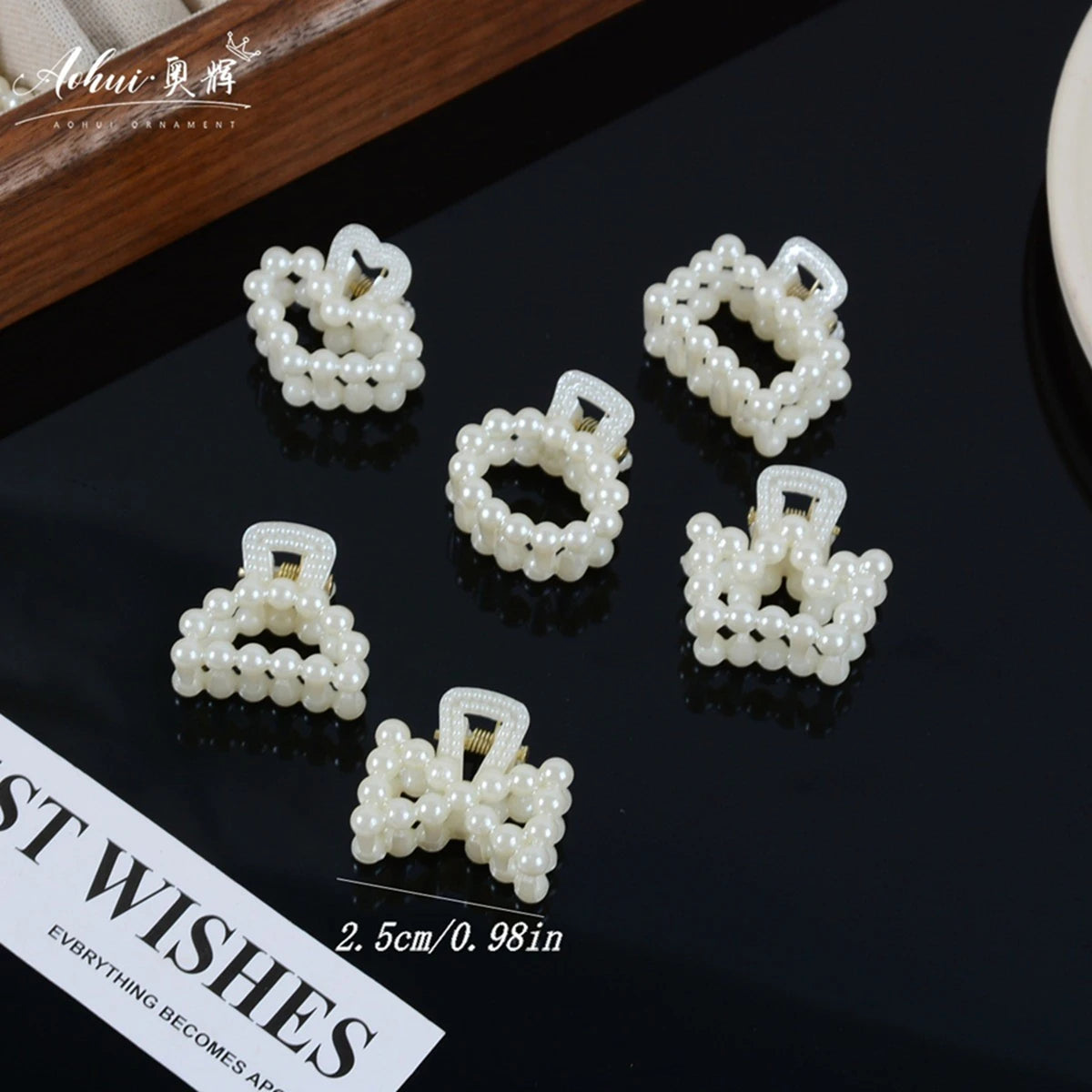 Pearl Hair Claw Clip Set in assorted pearl shapes, close-up detail - Varex HQ