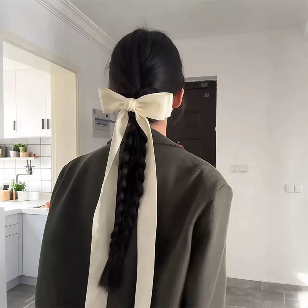 Ribbon Bow Hair Clip – Fabric, additional product photo – Varex HQ