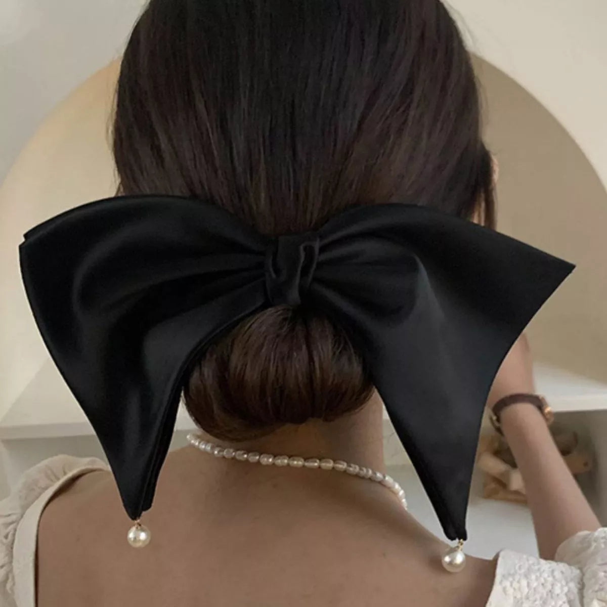 Satin Pearl Bow Hair Clip – Polyester, additional product photo – Varex HQ