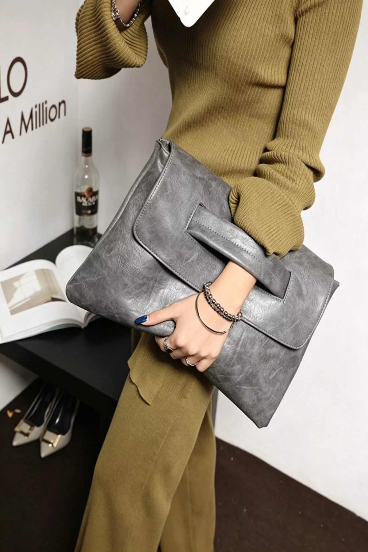 Vintage Envelope Clutch - Faux Leather - view 3 - Varex HQ